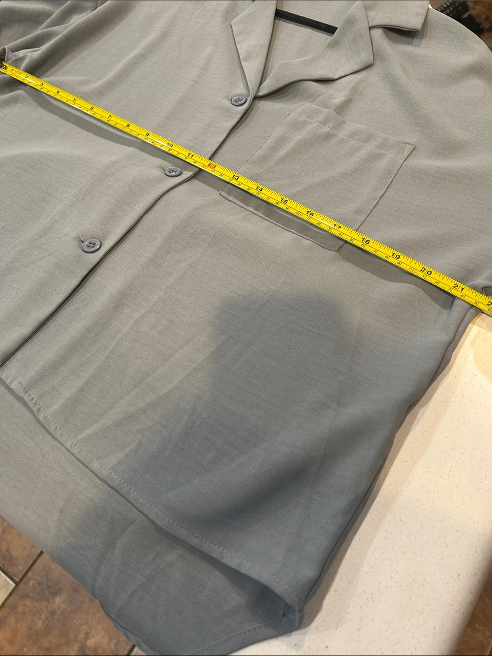 2 button down blouses - Picture 4 of 9
